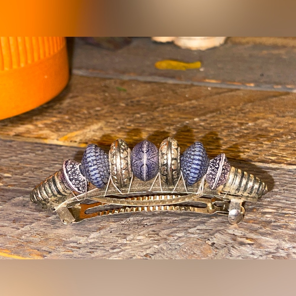 Vintage hair clip